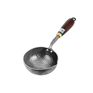 Mini pot en fer pour verser l'huile, fond rond, non revêtu, sans PFOA, lavage à la main uniquement - Product Image 1