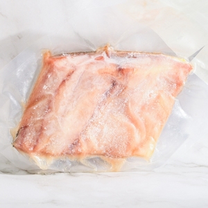 Venta al por mayor salvaje capturado trevally filete de pescado congelado porción de filete cortado mariscos Premium suministro a granel para importación y exportación distribución - Product Image 1