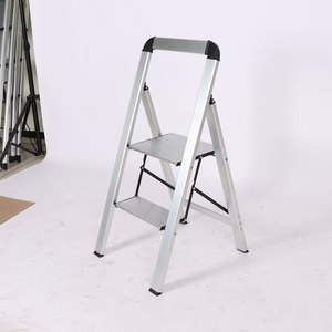 Repose-pieds échelle en <span class=keywords><strong>aluminium</strong></span> léger de sécurité escabeau pliant en <span class=keywords><strong>aluminium</strong></span> escabeau de cuisine escabeau pour le ménage - Product Image 1