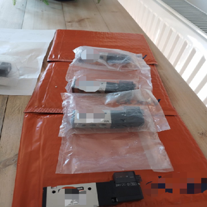 Válvula Neumática 5/2 Sol/Spr 1/8 Bsp Vz5120, Stock Sin Usar - Product Image 1