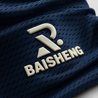 Fabricant d'étiquettes en gros OEM ODM avec étiquettes sportives respirantes en textile lavable, graphiques en caoutchouc souple 3D en relief pour maillots de sport pour hommes