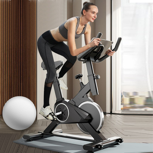 Vélo de spinning d'intérieur silencieux blanc avec résistance réglable, moniteur de fréquence cardiaque et support tablette pour <span class=keywords><strong>appartement</strong></span> - Product Image 3