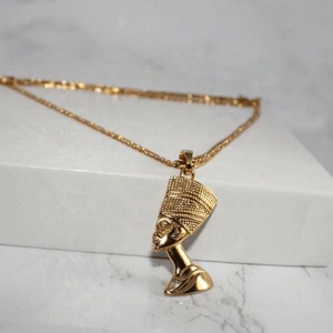 Collier africain vintage plaqué or, pendentif pharaon égyptien, reine Néfertiti, collier africain pour femmes et hommes - Product Image 3