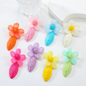 Boucles d'oreilles tissées tendance raphia tissé Floral exagéré boucles d'oreilles colorées pour femmes Uionen 1017 - Product Image 2