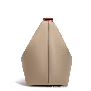 Nuova Borsa Pranzo 2025 Impermeabile in Nylon Pieghevole Leggera con Due Cinghie e <span class=keywords><strong>Tracolla</strong></span> Regolabile, Borsa a Mano da Pendolare, Borsa a Spalla da Donna - Product Image 2