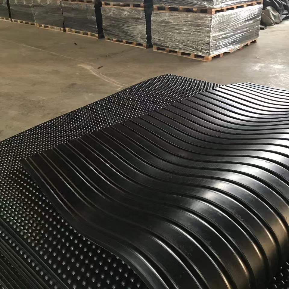 Высококачественный резиновый коврик из коровьей кожи и резиновая плитка для конского стабильного пола сарая