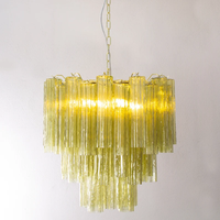 Grande suspension de lustre en tube de verre de Murano à trois niveaux
