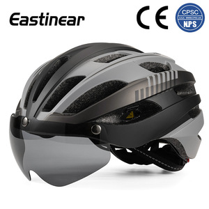 Casco de Ciclismo Castinear con Visera Magnética Antivaho, 26+ Ventilaciones, Unisex, Material PC EPS - Product Image 4