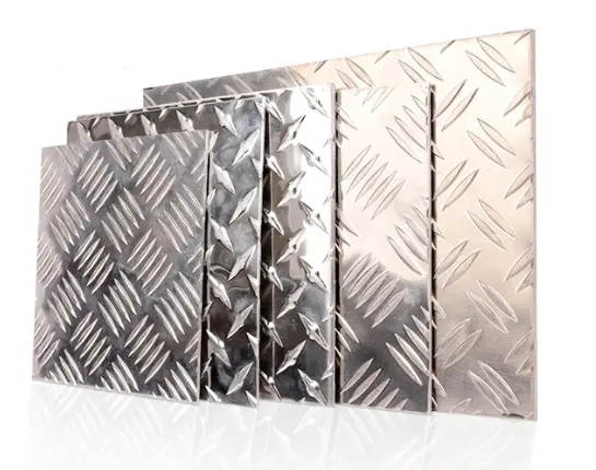 Personnalisé de qualité supérieure 4X8ft 1100 1050 1060 3003 3005 5052 5082 5083 damier/gaufré/diamant/bande de roulement/panneau en aluminium