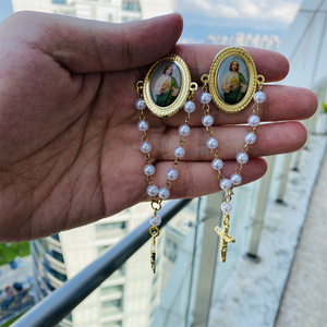 Épingles en émail doux en métal doré de conception gratuite Épingle à chapeau San <span class=keywords><strong>Judas</strong></span> mexicaine avec chaîne de perles Épingle en émail croisé pour chapeaux - Product Image 3