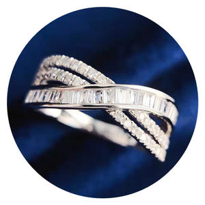 Anello di fidanzamento di lusso da donna Q747 in oro bianco con diamante taglio baguette colore G naturale - Product Image 5