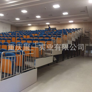 เก้าอี้พับได้สีเขียวแบบมีราวจับ รุ่น Gathering Row Of Chairs 765 สำหรับโรงละครและสนามกีฬา - Product Image 3