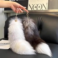 Vente en gros usine : Pendentif porte-clés de voiture et breloque de sac en fourrure de renard véritable, grande queue, mignon, tendance, personnalisé, simple et haut de gamme