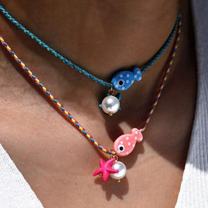 Go2boho colorido pez de dibujos animados colgante collar con perla y estrella de mar, joyería de cuerda ajustable hecha a mano para playa de verano - Product Image 1