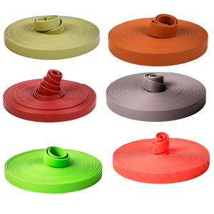 Conjunto de <span class=keywords><strong>collar</strong></span> y correa de perro de PVC con patrón de color sólido personalizado Bandana y correas para mascotas de lujo para perros grandes - Product Image 2