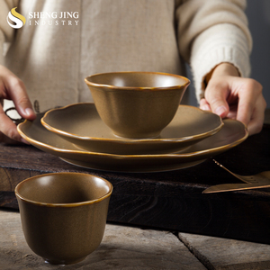<span class=keywords><strong>Vajilla</strong></span> de Porcelana Cerámica Moderna de Estilo Nórdico Ecológica con Borde Dorado y Acabado Mate, Juego Completo para Hotel y Restaurante - Product Image 6
