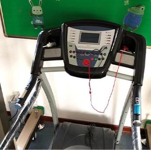 Équipement de réadaptation sur tapis roulant pour les personnes âgées et handicapées qui ont des difficultés à marcher normalement - Product Image 6