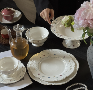 Juego de Vajilla de Cerámica con Diseño Floral en Relieve Vintage, Plato, Tazón, Taza y Soporte para Pastel de Porcelana con Delicado Patrón de Tulipanes, Vajilla Elegante - Product Image 3