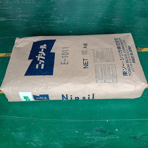 Poudre de silice fumée <span class=keywords><strong>Tosoh</strong></span> de haute qualité E-220A, pureté 98 %, agent matifiant à haute efficacité d'extinction pour revêtements de meubles - Product Image 4