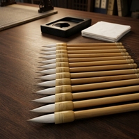 Pinceau de calligraphie artisanal en poils de porc et de chèvre - Pointe longue, manche en bambou, pinceau d'art chinois avec cordon de suspension pour l'écriture et la peinture Sumi-e