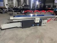 Scie à panneaux CNC de précision entièrement automatique de style MAS pour la découpe de panneaux de porte en bois