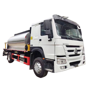 Camión Cisterna Distribuidor de Asfalto HOWO 4*2, 10 CBM, en Venta - Product Image 3