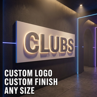 Enseigne lumineuse LED rétroéclairée en métal doré et acrylique pour CLUB