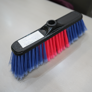 Balais à tête en plastique de couleur vive Owentek pour le nettoyage des sols domestiques, avec manche en bois et joint d'étanchéité - Product Image 5