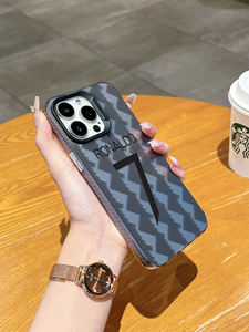 Nombre y Número Personalizables # Funda para iPhone con Estampado de Fútbol, Textura Geométrica Reflectante y Resistente a Impactos para 17/16/15/14/13 Pro Max - Product Image 2