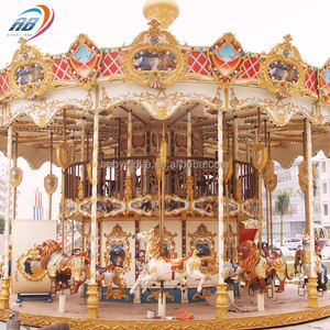 Manège de luxe à deux étages avec chevaux, style antique, à vendre - Product Image 2