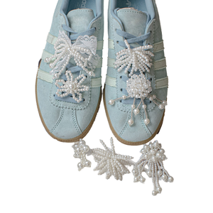 Baskets multifonctionnelles en dentelle pour femmes, avec nœud papillon, perles mignonnes, breloques personnalisées en PVC pour chaussures, accessoires floraux décoratifs - Product Image 3