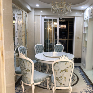 Ensemble <span class=keywords><strong>table</strong></span> et chaises <span class=keywords><strong>de</strong></span> salle à manger ronde <span class=keywords><strong>en</strong></span> bois massif français palais europé<span class=keywords><strong>en</strong></span> <span class=keywords><strong>table</strong></span> ronde néoclassique sculptée <span class=keywords><strong>de</strong></span> luxe - Product Image 2