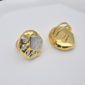 Vente flash Bague en cuivre plaqué or 18 carats en forme de patte de <span class=keywords><strong>chat</strong></span> avec perle d'eau douce naturelle pour femmes - Product Image 2