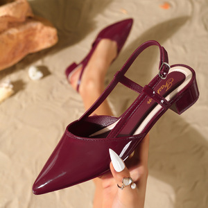 Sandales à talons de soirée fines avec bride avant en T, boucle arrière réglable, finition miroir lisse et élégante <span class=keywords><strong>bordeaux</strong></span>, coutures soignées et discrètes - Product Image 1