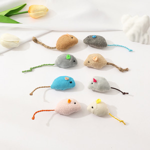 Juego de muñecos de peluche de ratón simulado respetuoso con el medio ambiente del fabricante, juguete masticable para gatos con plumas resistentes a los arañazos para mascotas de dibujos animados - Product Image 2