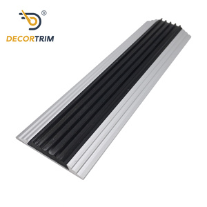 DECORTRIM Bande <span class=keywords><strong>de</strong></span> <span class=keywords><strong>seuil</strong></span> <span class=keywords><strong>de</strong></span> <span class=keywords><strong>porte</strong></span> en aluminium pour transition <span class=keywords><strong>de</strong></span> hauteur <span class=keywords><strong>de</strong></span> sol inégale et couverture des joints d'expansion - Product Image 2