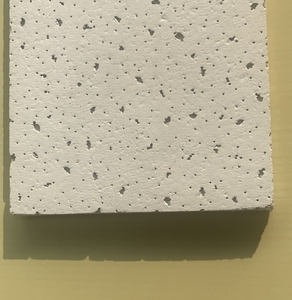Tuiles de plafond acoustiques en laine minérale imperméables au design moderne Isolation phonique pour salles de réunion et bibliothèques - Product Image 5