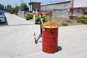 Mini-grue hydraulique manuelle portable de 400 kg avec une hauteur de levage de 2 m et une portée de 1,7 m - Product Image 4