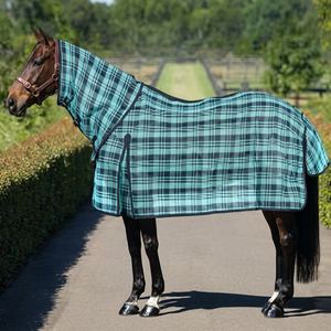 Couverture d'été pour cheval sur mesure, en polaire douce, imperméable, avec extérieur en ripstop, doublure en nylon lisse, ajustement entièrement réglable - Product Image 1