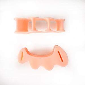 Directo de fábrica Separador de dedos superpuestos de cinco dedos Gel de silicona de tamaño universal y corrección correctora de dedos SEBS - Product Image 2