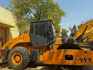 Nueva Aplanadora de un Solo Tambor de 128KW XS203J, Compactadora de Suelo de 20 Toneladas para Construcción de Carreteras, en Stock - Product Image 6