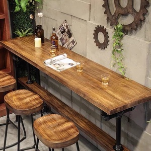 <span class=keywords><strong>Table</strong></span> longue en <span class=keywords><strong>bois</strong></span> massif de style industriel, <span class=keywords><strong>table</strong></span> de <span class=keywords><strong>bar</strong></span> commerciale pour café, salon de thé au lait, <span class=keywords><strong>table</strong></span> <span class=keywords><strong>haute</strong></span> contre le mur, chaises - Product Image 5
