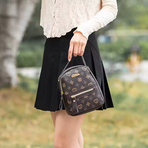 Mochila de Mujer Personalizada de Moda Jianghu, Diseño Moderno Color Café con Cierre de Cremallera, Material PU Duradero, Directo de Fábrica - Product Image 2
