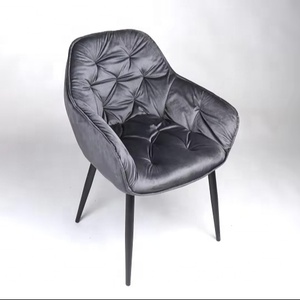Silla de Comedor Convertible de Diseño Moderno y Lujoso, Tapizada en Terciopelo Nórdico, Patas Metálicas Doradas, Económica, para <span class=keywords><strong>Apartamento</strong></span> o Sala de Estar - Product Image 1