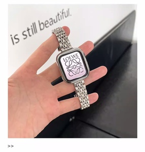 <span class=keywords><strong>Bracelet</strong></span> intelligent de luxe en acier inoxydable à <span class=keywords><strong>7</strong></span> maillons pour <span class=keywords><strong>femme</strong></span>, style taille fine, disponible en tailles 42 mm et 46 mm pour <span class=keywords><strong>Apple</strong></span> <span class=keywords><strong>Watch</strong></span> <span class=keywords><strong>7</strong></span> - Product Image 6