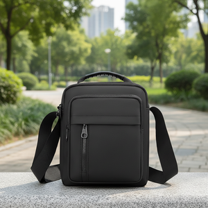 Nuova Tendenza Moda: Borsa a Tracolla Quadrata Impermeabile in Poliestere con Porta Lettere, Logo Personalizzato, Borsa Casual da Uomo per Esterni - Product Image 2
