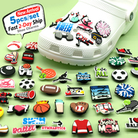 Nouveaux charms décoratifs pour chaussures de baseball, basketball, football, soccer, design sportif de dessin animé, clips personnalisés en PVC pour lacets de chaussures, charme noir