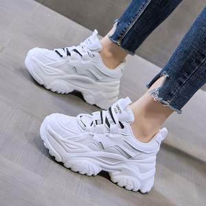 2025 nuevo lanzamiento Retro estilo Hong Kong zapatos de papá para mujeres Venta caliente zapatos deportivos casuales de suela gruesa Característica de Aumento de altura - Product Image 3