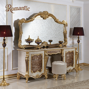 Elegante Cama King Size Clásica Europea con Cabecera Acolchada de Terciopelo Beige y Tallados Dorados, Juego de Dormitorio Completo para Mansión - Product Image 5