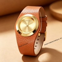 Reloj de Pulsera de Cuarzo para Mujer 2026, Correa Ancha de Cuero Blanco Crema, Esfera Minimalista con Bisel Dorado, Diseño Moderno